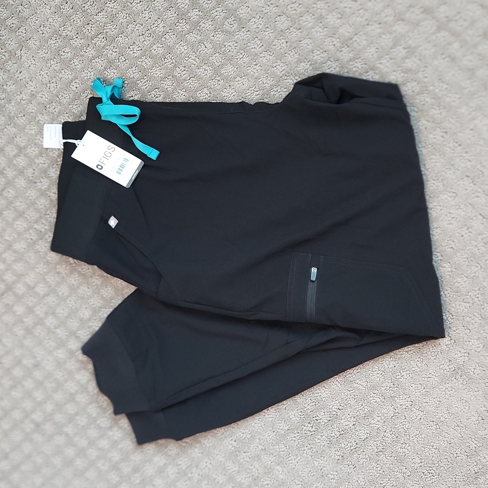 Brand new! Figs Freex lined Zamora joggers